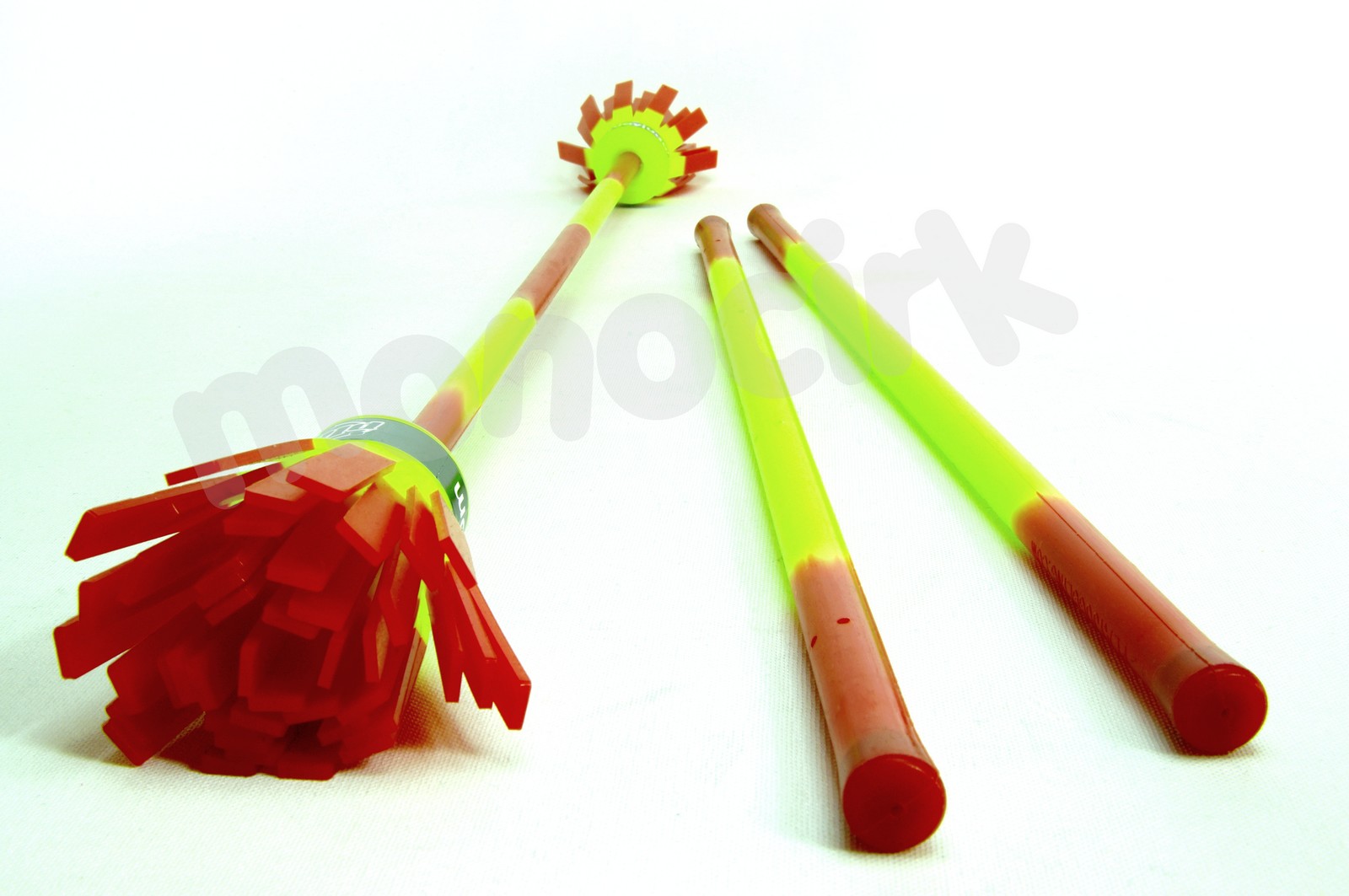 bâton du diable Play flower power fibre de verre Nantes MONOCIRK